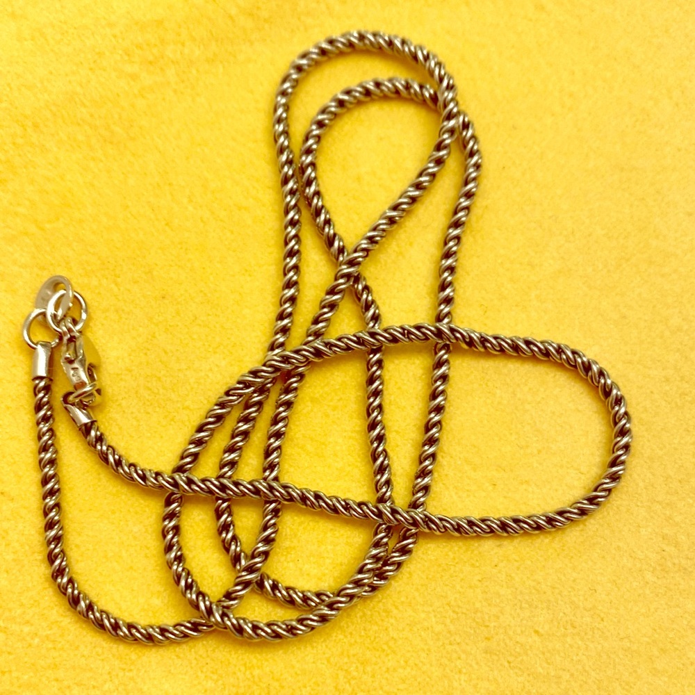James Avery 18” SS Medium Spiga chain.